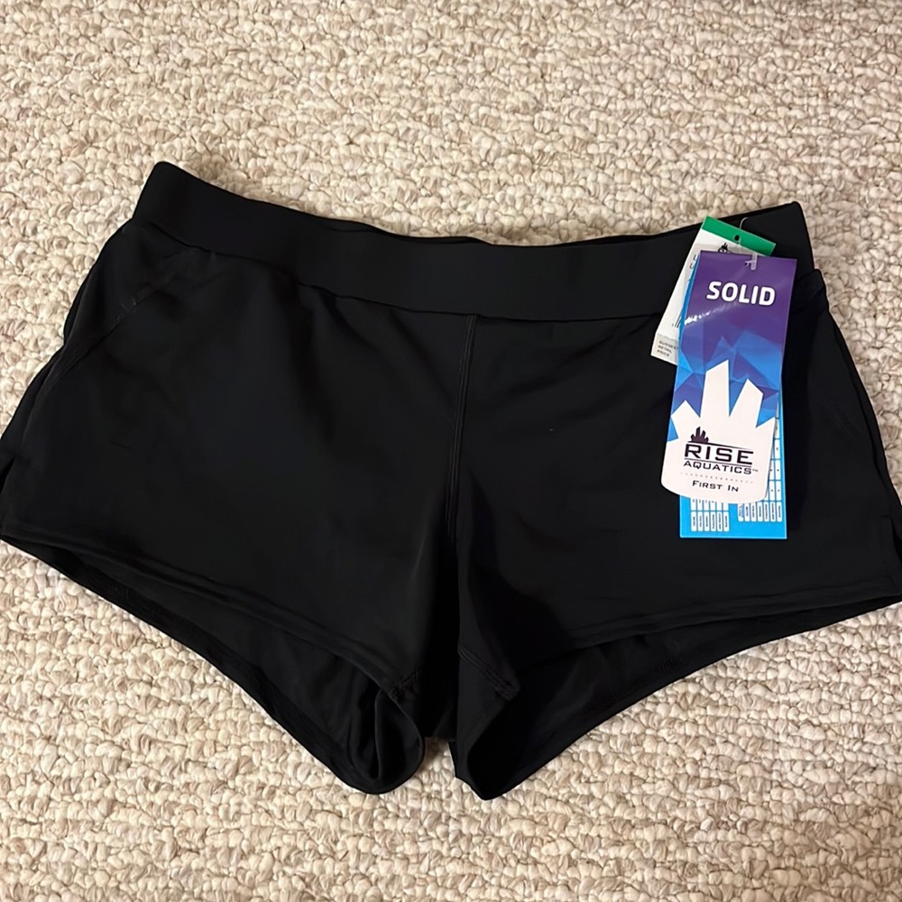 Aquatic Black Shorts Medium